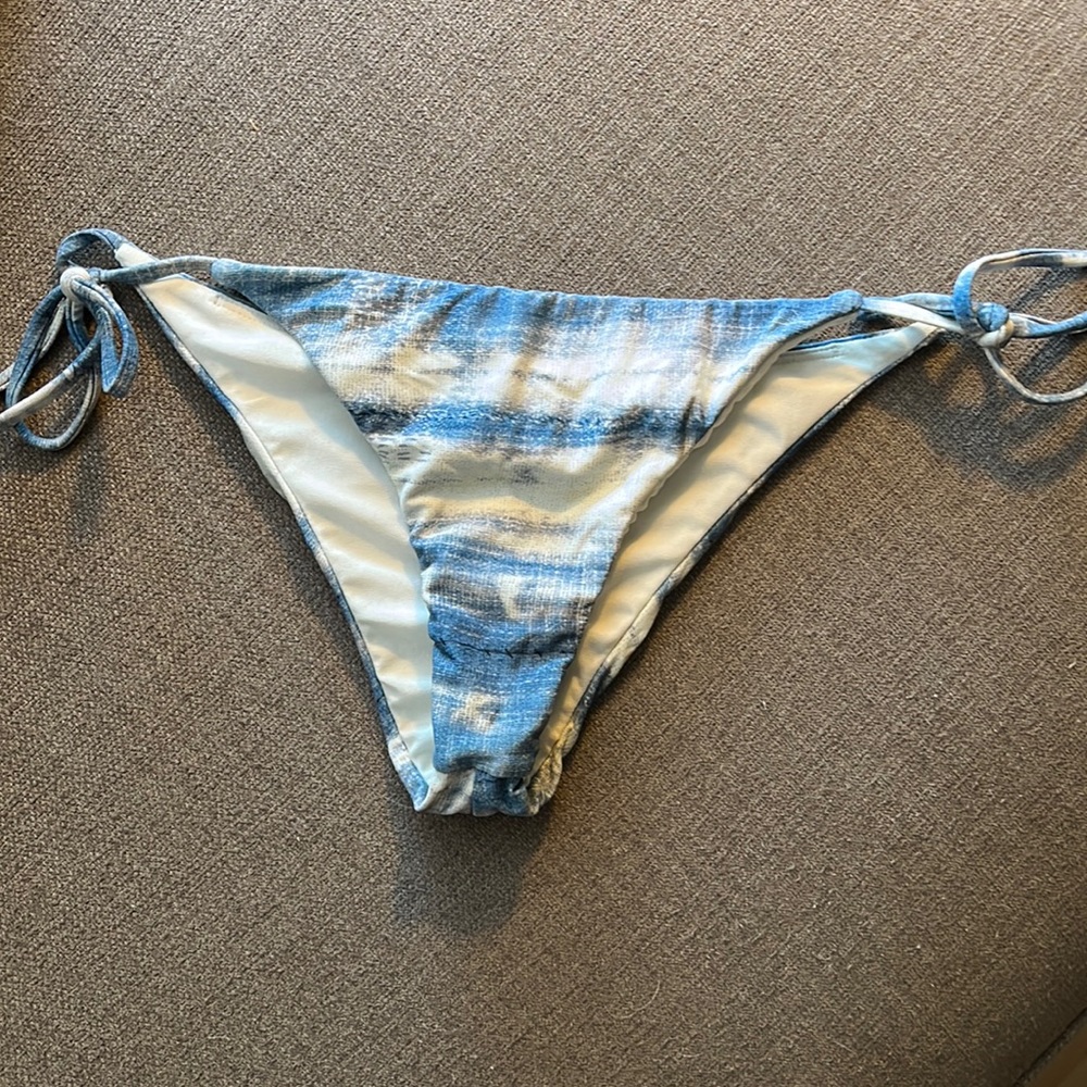 Billabong tie dye cheeky bikini bottom Small
